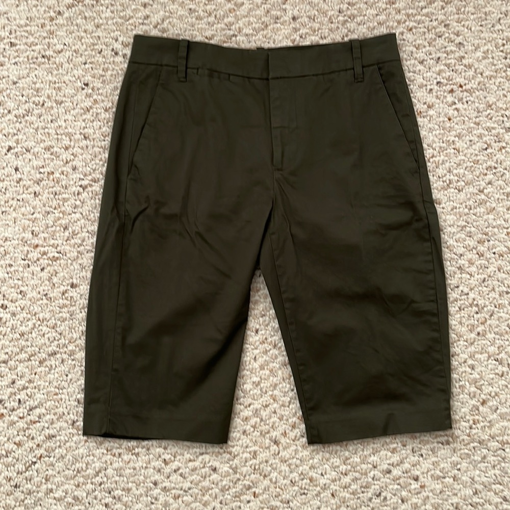 Vince Coin Pocket Bermuda Shorts In Tea Leaf